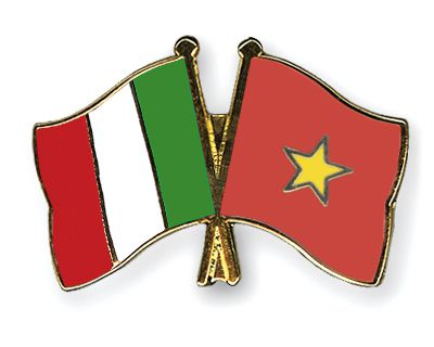 flag-pins-italy-vietnam